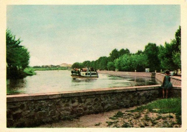 Теплохід на річці Стир у шістдесятих. Поштова картка