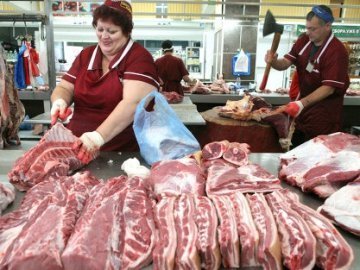 В двох районах Волині на ринках заборонили продавати м'ясо