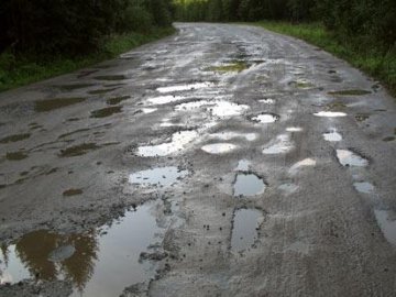 В Україні на ремонт доріг виділили мільярд гривень