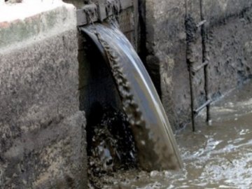 У Луцьку сотні будинків зливають фекалії без підключення до каналізації
