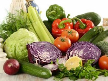 Лікар-дієтолог розповіла,  чому не варто боятися нітратів у ранніх і тепличних овочах