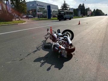 У Луцьку авто збило мотоцикліста