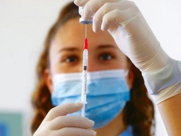 Українці назвали головні причини відмови вакцинуватися від COVID-19