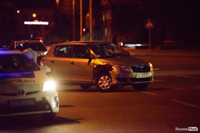 У Луцьку – вечірня аварія на кільці. ФОТО