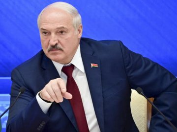 У Білорусі чоловік назвав Лукашенка дебілом і отримав півтора року колонії