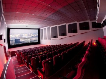 В Україні від сьогодні дозволили відкрити кінотеатри