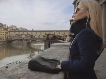 Лучанка стала головною героїнею кліпу на пісню італійця про заробітчанок. ВІДЕО