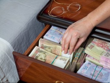 Працівницю поліклініки в Маневичах підозрюють в розтраті понад 400 тисяч бюджетних грошей