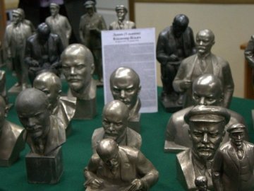 В ківерцівській школі знайшли скульптури комуністів