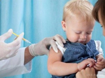 Приватні клініки безкоштовно вакцинуватимуть дітей 