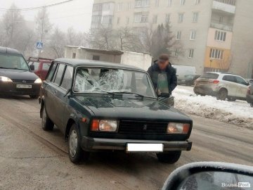 Аварія в Луцьку: пішохід «вліз» під колеса авто