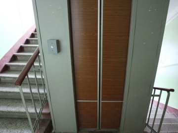 У Луцьку зупинили 19 ліфтів, що «віджили своє»