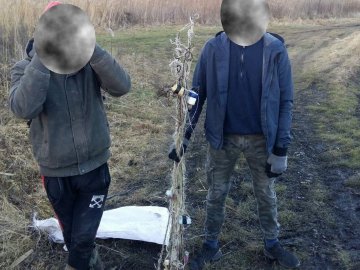 У Луцькому районі спіймали двох браконьєрів, які ловили рибу сітками