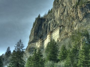 Найбільш недоступні унікальні монастирі світу. ФОТО