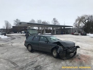 У Рованцях зіткнулись Audi і позашляховик Hyundai: постраждало троє людей. ФОТО