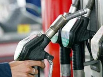 На всіх українських заправках впала ціна на бензин