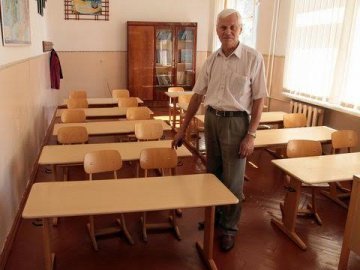Волинським школярам до навчального року оновили меблі