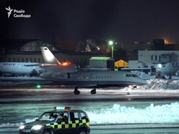 Показали літак, яким Медведчук літає в Москву