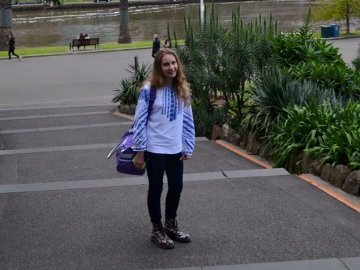 Дівчинка, яка живе в Австралії, віддала свою премію родині загиблого волинянина