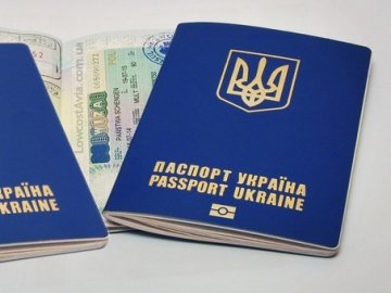 В Україні спадає попит на біометричні паспорти