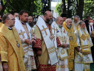 Волинські священники у центрі Києва заспівали «Волинь моя». ВІДЕО