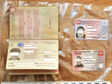У Польщі «накрили» банду, яка підробляла паспорти для українців