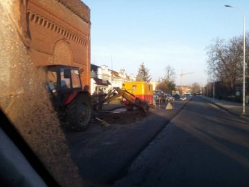 Через ремонт вулиці у Володимирі довелося латати водогін