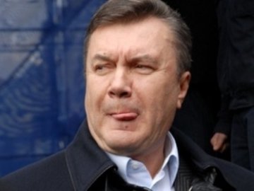 Янукович відхрестився від золотого батона. ВІДЕО
