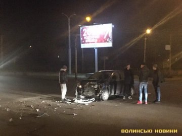 У Луцьку зіткнулися легковик та маршрутка: постраждалих забрала «швидка»