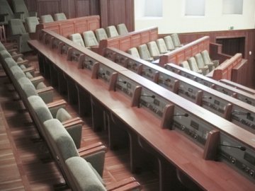 Столяр обіцяє блокувати роботу сесії обласної ради 