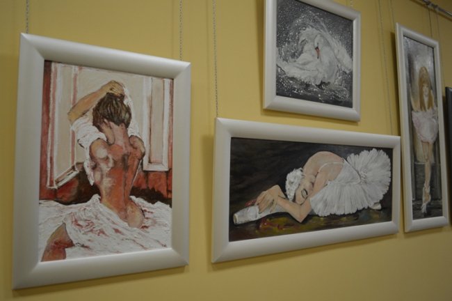 Анонімний меценат з Нідерландів виставив свої картини у Ковелі