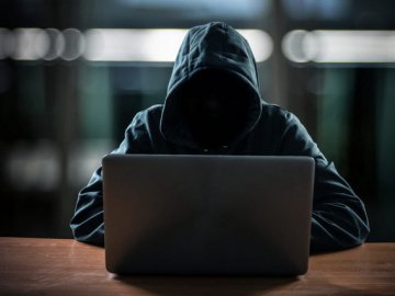«Бійтеся і чекайте гіршого»: хакери атакували урядові сайти та «Дію»