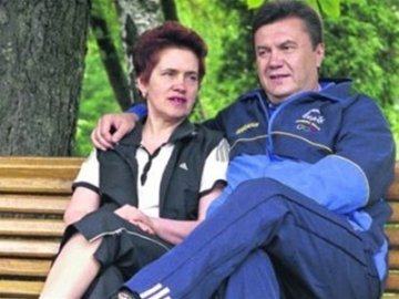 Янукович розлучився