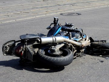 У Шацькому районі  сталась аварія за участі мотоцикліста:  хлопець – у реанімації