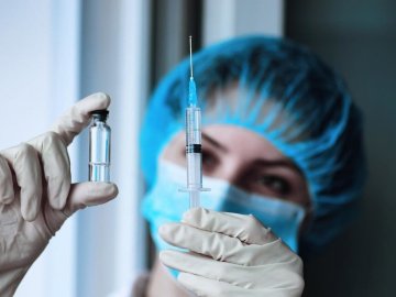 В області майже 50% лікарів готові вакцинуватися від коронавірусу, – головний медик Волині