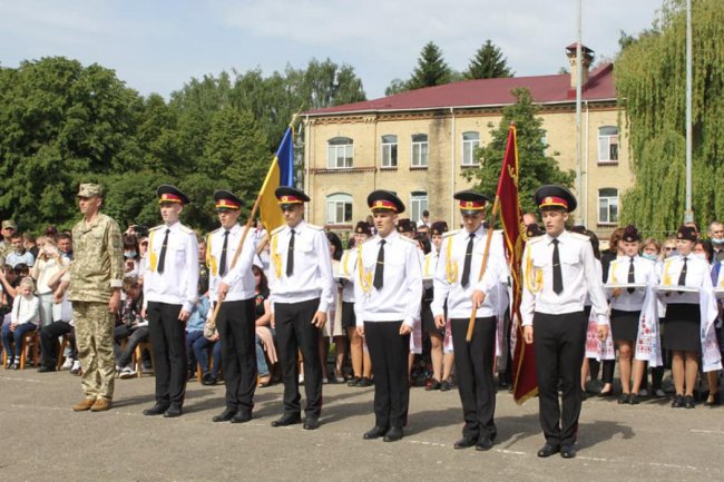 У військовому ліцеї у Луцьку – випускний. ФОТО 