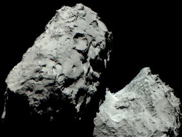 З'явились кольорові фото комети, на яку нещодавно приземлився супутник