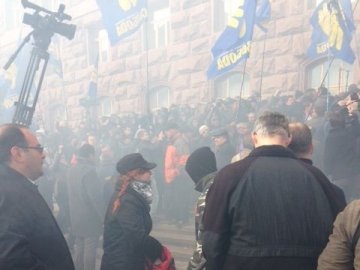 Відео сутичок мітингувальників і «Беркуту»  під Київрадою