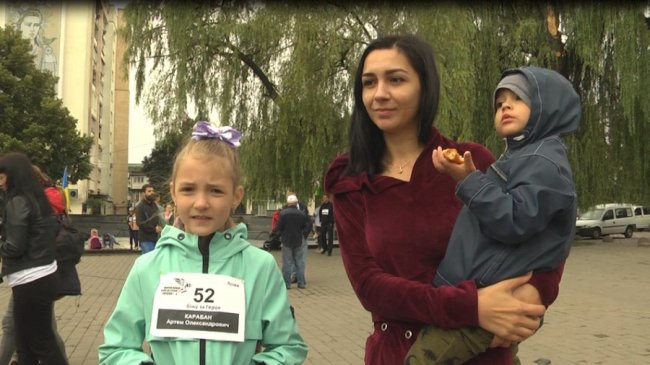Наймолодшому учаснику – 4 роки: у Луцьку кілька сотень людей бігли в пам'ять про загиблих Героїв. ФОТО. ВІДЕО