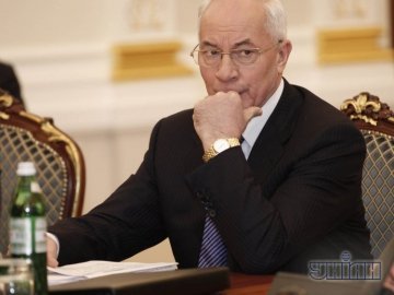 У Росії не вірять в добровільну відставку Азарова