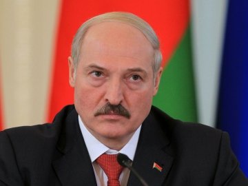 Лукашенко обіцяє покласти край війні в Україні