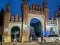 У Чернівцях водій Renault протаранив старовинні ворота університету. ВІДЕО