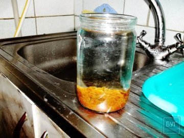Жителі  Володимир-Волинського району  п’ють воду з іржею