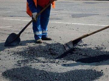 Поточний ремонт доріг у Луцьку обійдеться у мільйон