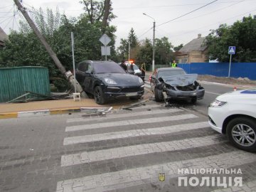 Львів'янин на Porsche зіткнувся з іншим авто та на смерть збив чоловіка. ФОТО