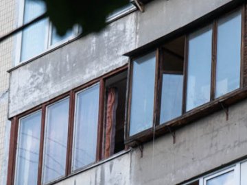 Отримав погану оцінку: в Києві студент вистрибнув із шостого поверху. ФОТО