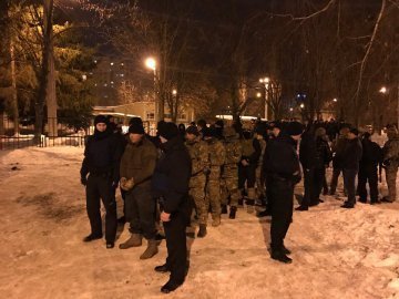 У Харкові - перестрілка між бійцями та активістами 