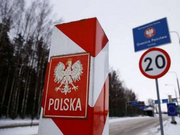 Українці можуть в’їжджати до Польщі без відбуття карантину: назвали умову