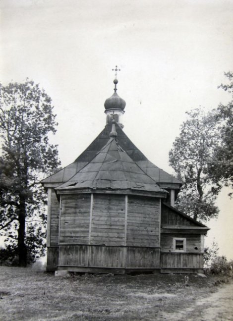 Волинський історик опублікував фото старовинної церкви