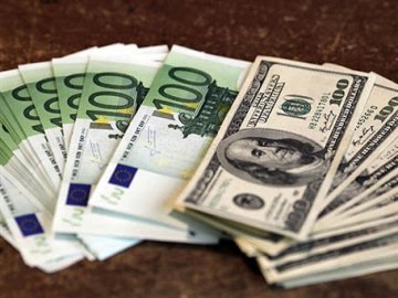 У Луцьку з квартири вкрали 48 тисяч доларів, 8 тисяч євро і коштовності 
